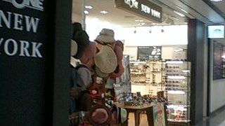 めがねと帽子のお店！