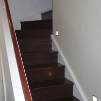 階段を上がります