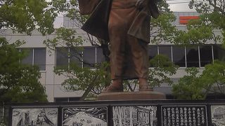 立派な銅像です