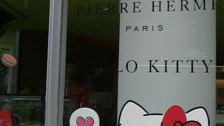 ただいまキティちゃんとコラボ中！！