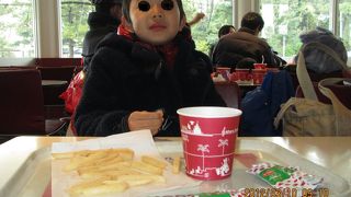 休んだり、食べたり。