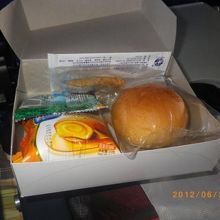 敦煌→西安エコノミークラス機内食