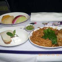 中国東方航空ファーストクラス機内食