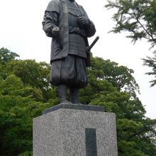 徳川家康公銅像?。