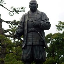 徳川家康公銅像?。