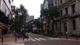 日本初が多い開港の通り。馬車道。