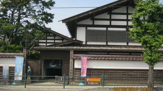 江戸時代の廻船問屋の屋敷です。