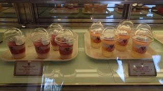 ワールドバザールの角のスイーツ