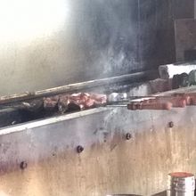 串焼きは外で焼きます