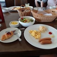 地元の食材を使った料理。朝ご飯もおいしい。