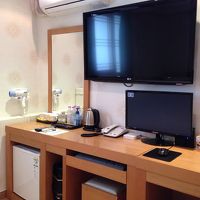 ＰＣも置いてありました、ＴＶは綺麗に映って大満足