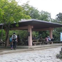 頂上広場にある東屋