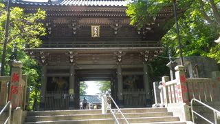 高尾山にある大きな寺院