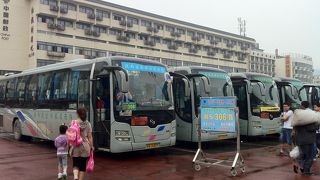 西安の兵馬俑へのバス