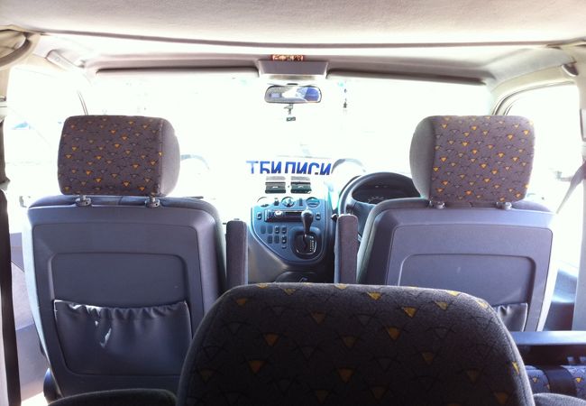 トビリシ駅とエレバン駅間のマルシェルートカあります