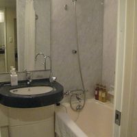 広さは普通のビジネスホテルと同じくらい。