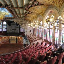 何処に座ってコンサートを聞こうかしらね〜と思いました