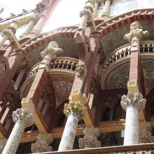 柱のモザイク模様もすべて違います