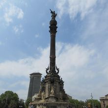 ランブラス通りから、突き当たります