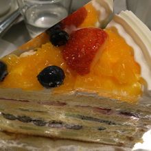フレッシュフルーツケーキ950円