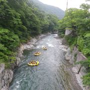 水上温泉の中心にあります