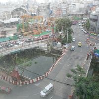 国鉄ファランポーン駅が見えます。