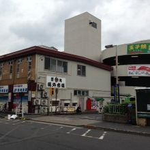 午後でも人はたくさんいました。