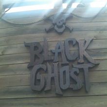 海賊船はブラックパール号ならぬブラックゴースト号でした（笑）
