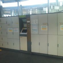 ロッカーに荷物を預けてゆっくりと観覧できるのも良いです