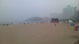 季節や時間によって訪れる印象が全く異なるビーチです