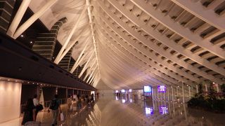ピカピカの桃園空港