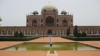 タージマハルの原型となった建物