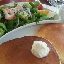 アボカドとエビのパンケーキセット＠1,000円