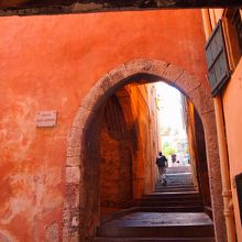 上に向かって坂道