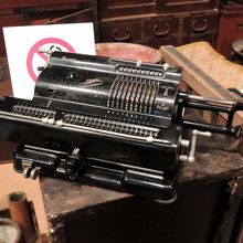 タイガー機械式計算機（多度津町立資料館の展示物）