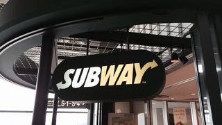 遅くまであいていること