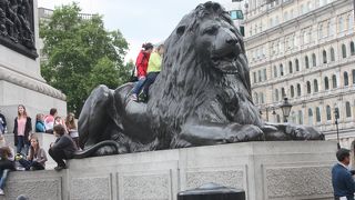 ライオンに登るのは結構大変