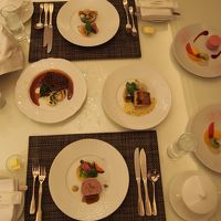 お部屋でのディナーです