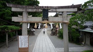 茨木市のほぼ中央にある神社