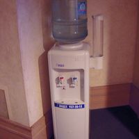 ウオーターサーバー