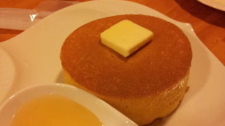 分厚いパンケーキ