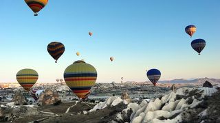 カッパドキアを空から見る熱気球体験は感動します。