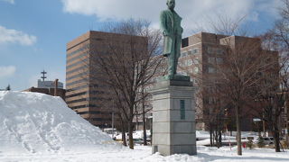 北海道開拓の功労者だそうです。