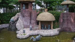 妖怪たちがブロンズ像になって・・・