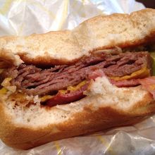 牛肉のハンバーガー