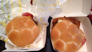 ハンバーガー以外のご飯メニューもあります。