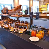 朝食のレストラン