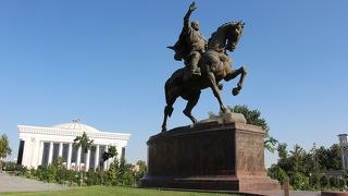 市内中心にある大きな広場