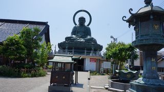 高岡の大仏はきれいなお顔です