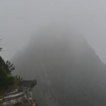 朝の雲見です。桂林みたいですね。